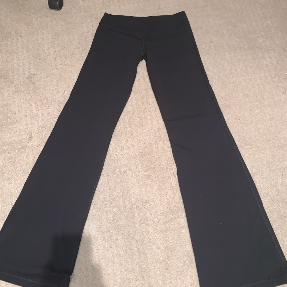 Lululemon - yoga pants